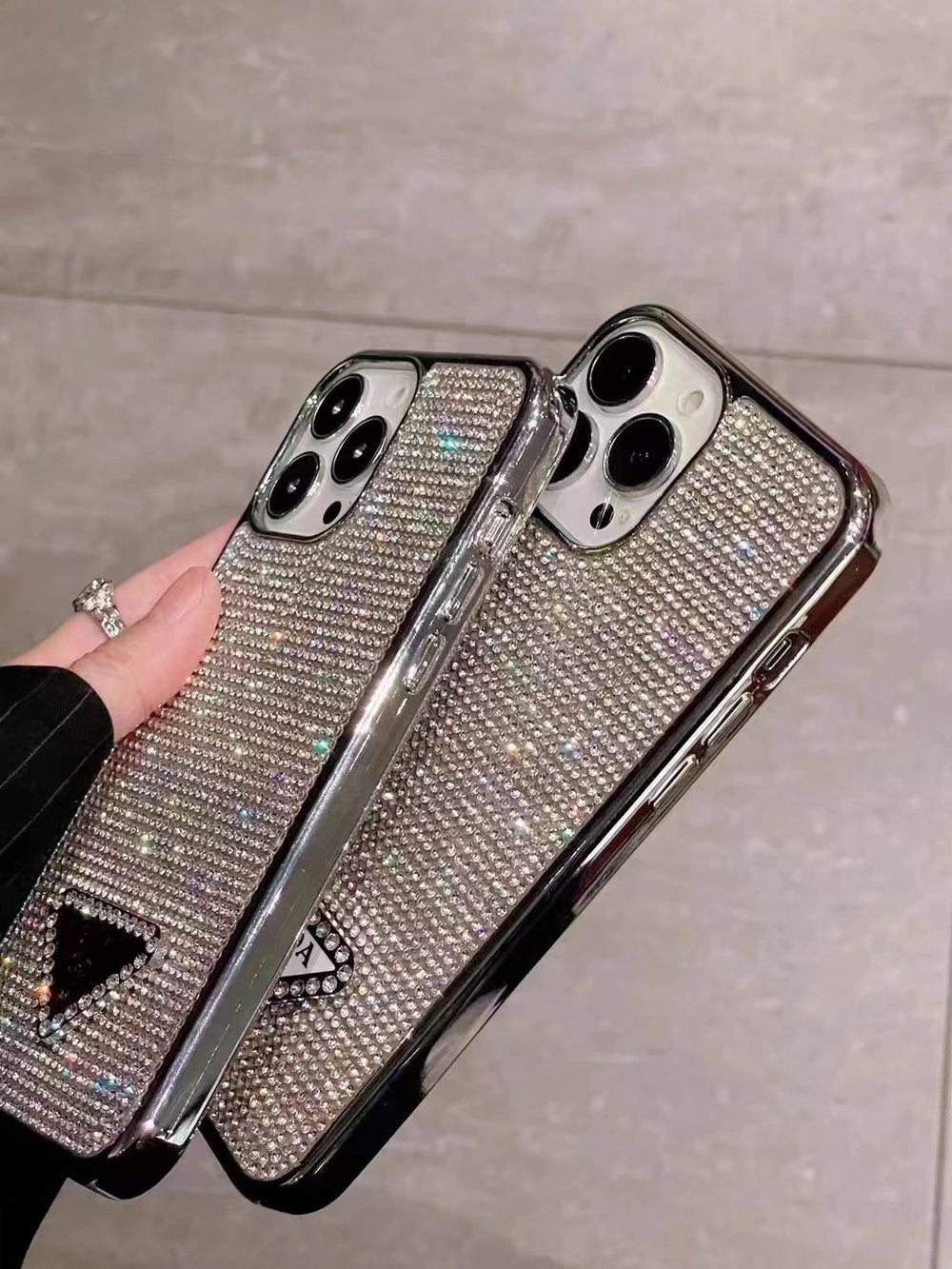 Luxury Diamond iPhone Case – Elegant Sparkling Design