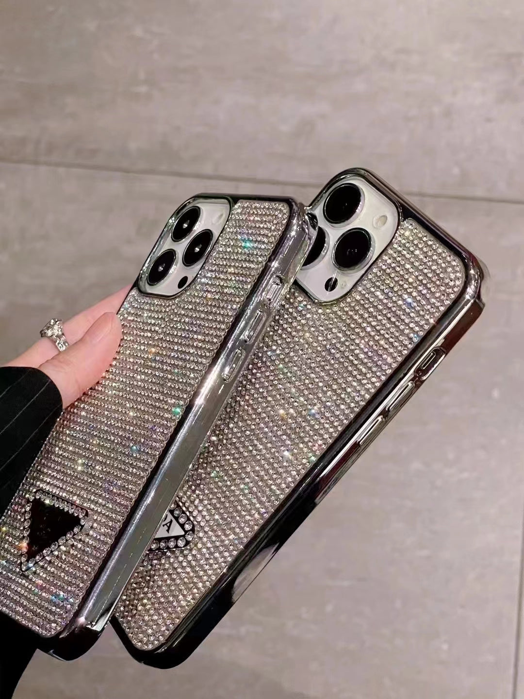 Luxury Diamond iPhone Case – Elegant Sparkling Design
