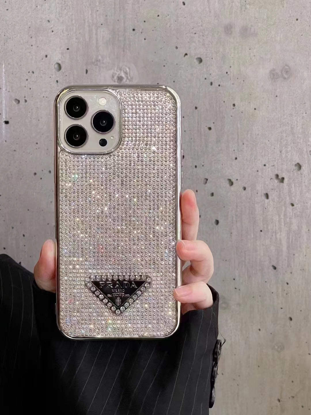 Luxury PR Diamond iPhone Case – Elegant Sparkling Design