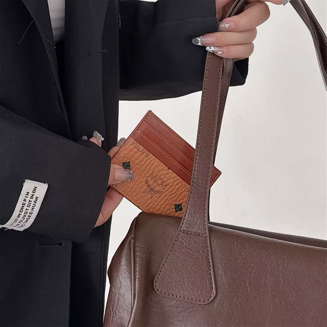 Luxury Embossed Pattern Slim Card Holder Wallet