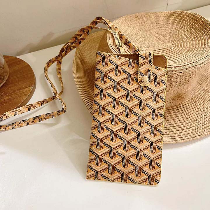 Chevron Pattern Crossbody Phone Bag product image 3 | Easy-Cases