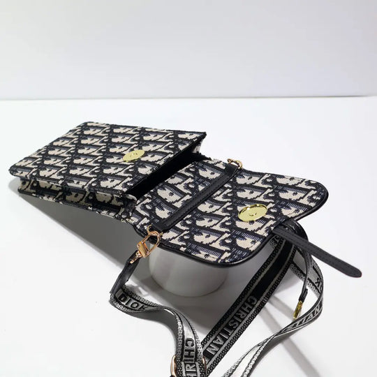 Textured Vertical Phone and Card Bag product image 2 | Easy-Cases
