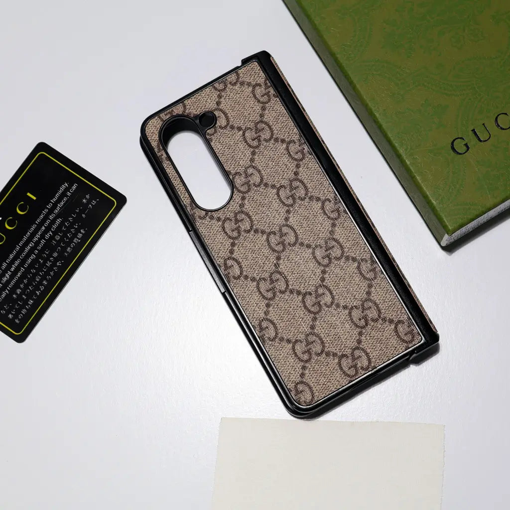 Classic Pattern Z Fold Case product image 4 | Easy-Cases