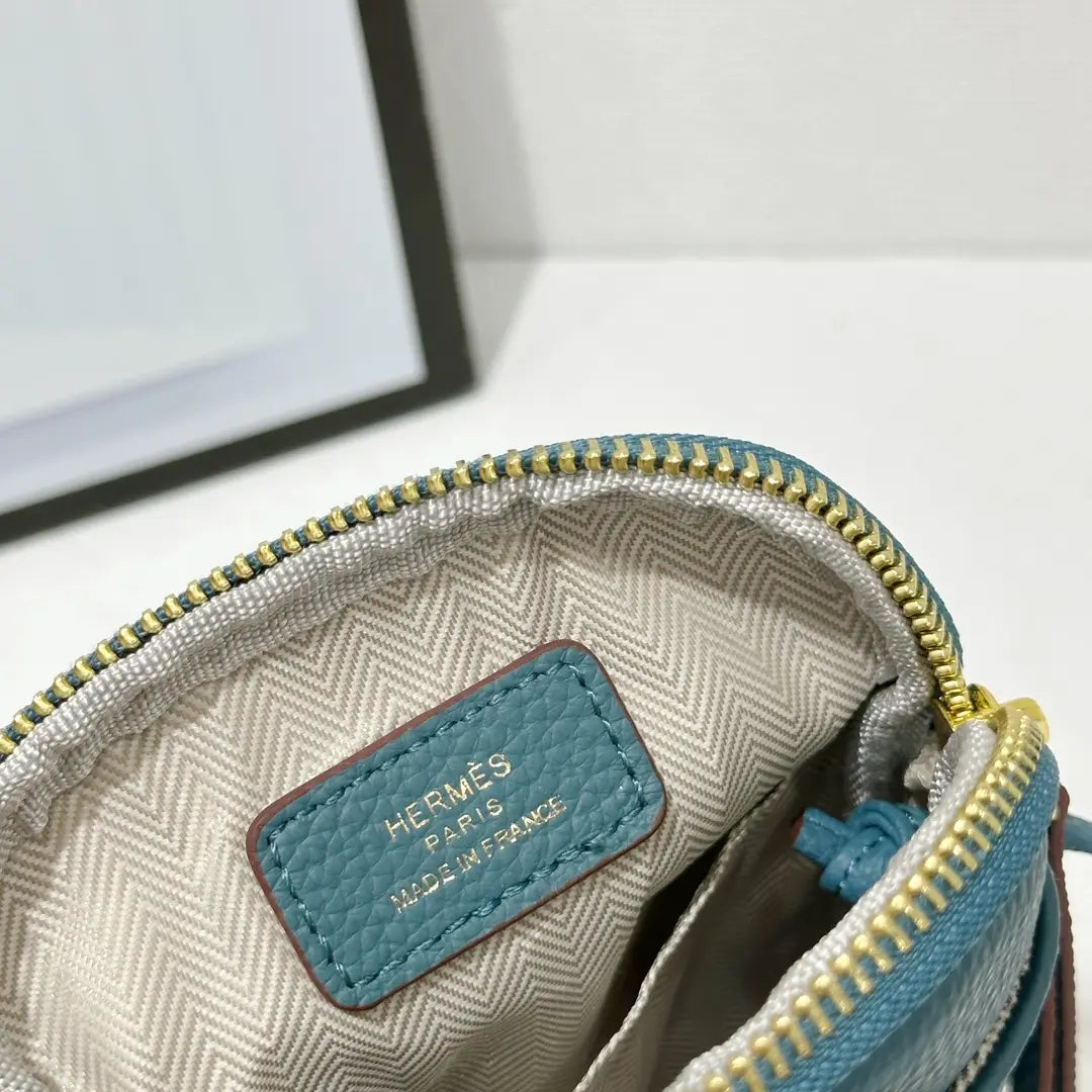 Small Equestrian Crossbody Phone Bag product image 6 | Easy-Cases