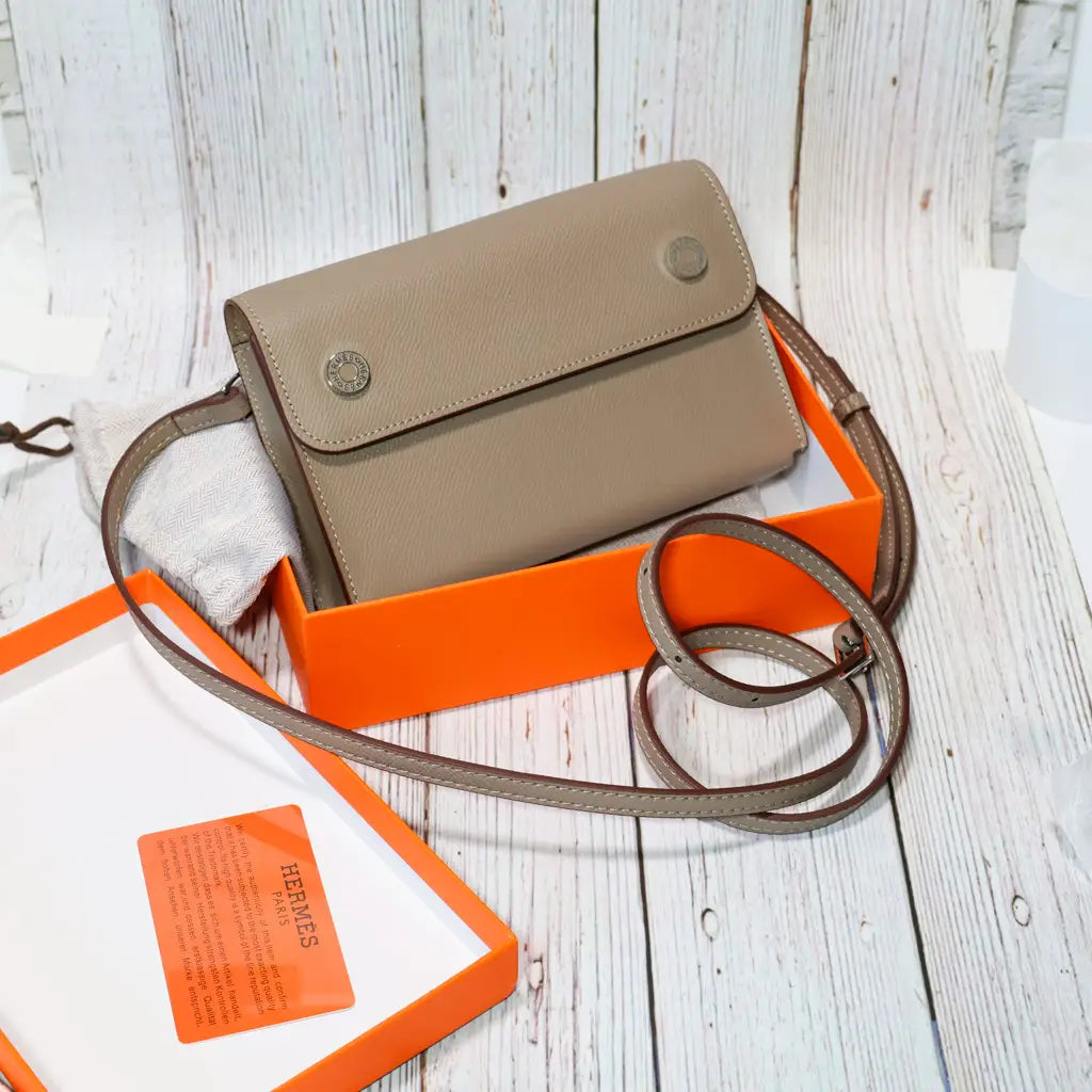 Soft Equestrian Crossbody Phone Bag - Black | Easy-Cases