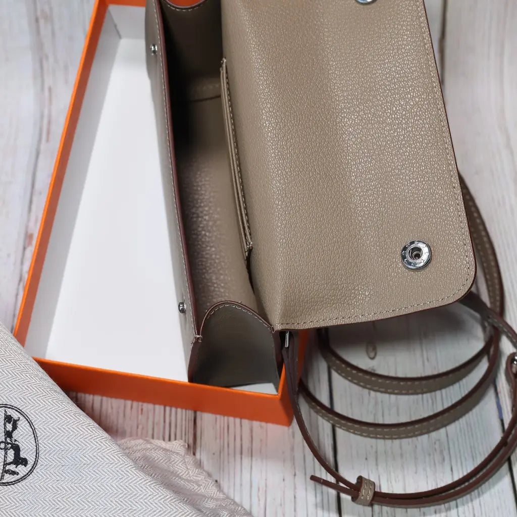 Soft Equestrian Crossbody Phone Bag product image 4 | Easy-Cases