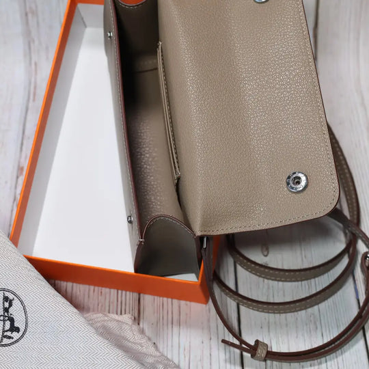 Soft Equestrian Crossbody Phone Bag product image 4 | Easy-Cases