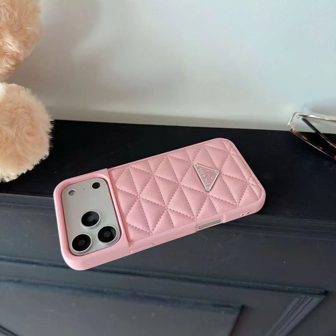 Triangle Quilted iPhone Case - product image 5 | Easy-Cases