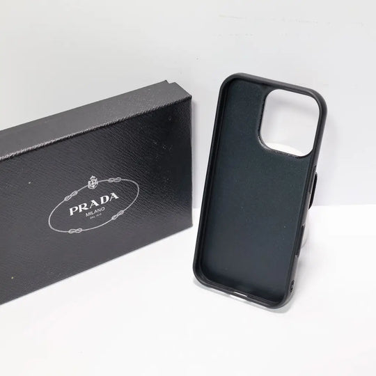 Triangle Card Holder iPhone Case product image 6 | Easy-Cases