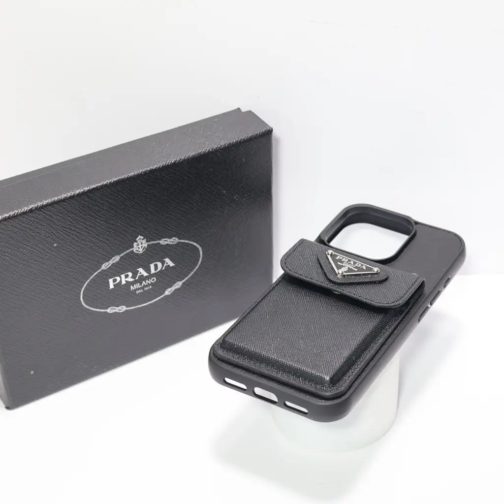 Triangle Card Holder iPhone Case product image 4 | Easy-Cases