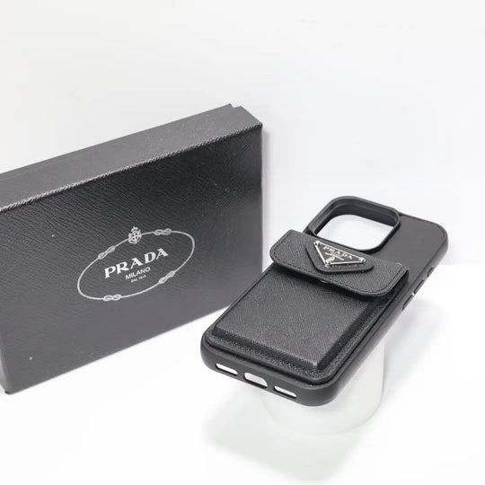 Triangle Card Holder iPhone Case product image 4 | Easy-Cases