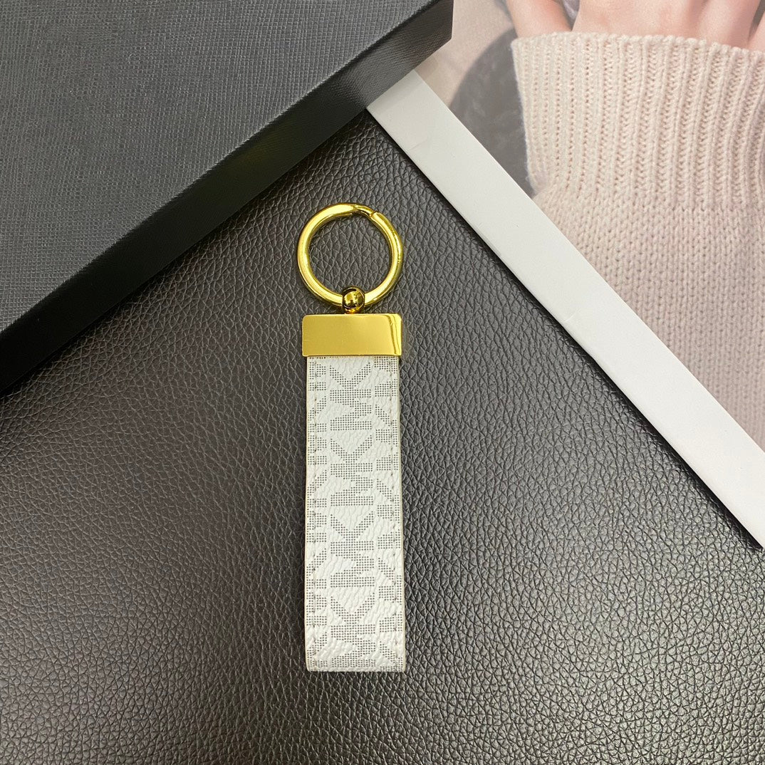 Detail of the sturdy clasp closure on the keychain