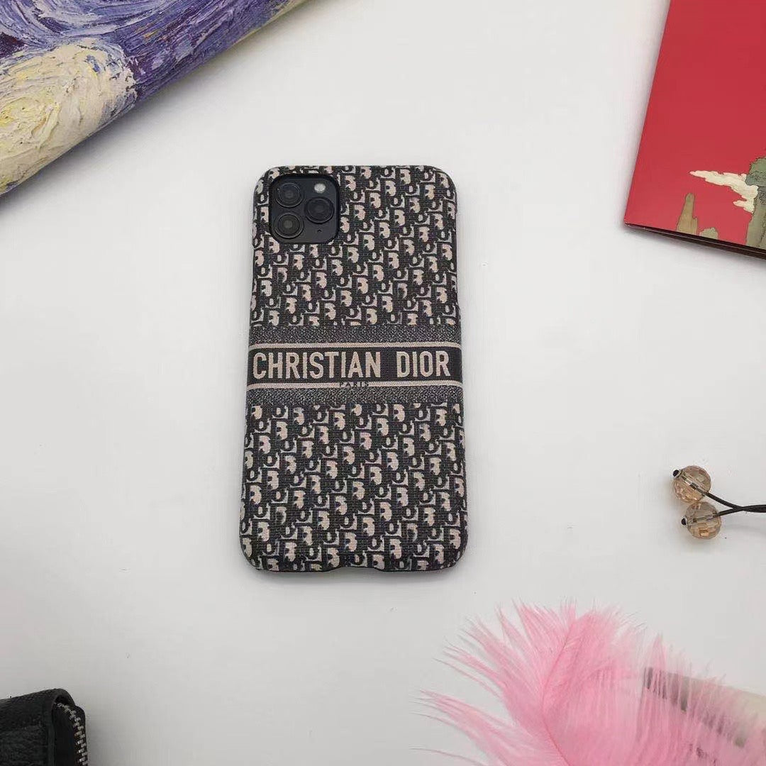 Dior Luxury Phone Case – a testament to refined taste and opulent style