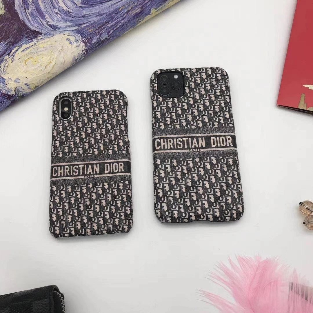 Exquisite design details on the Dior Luxury Phone Case for iPhone & Samsung
